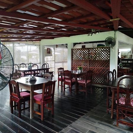 Hotel Pez Gallo Golfito Buitenkant foto