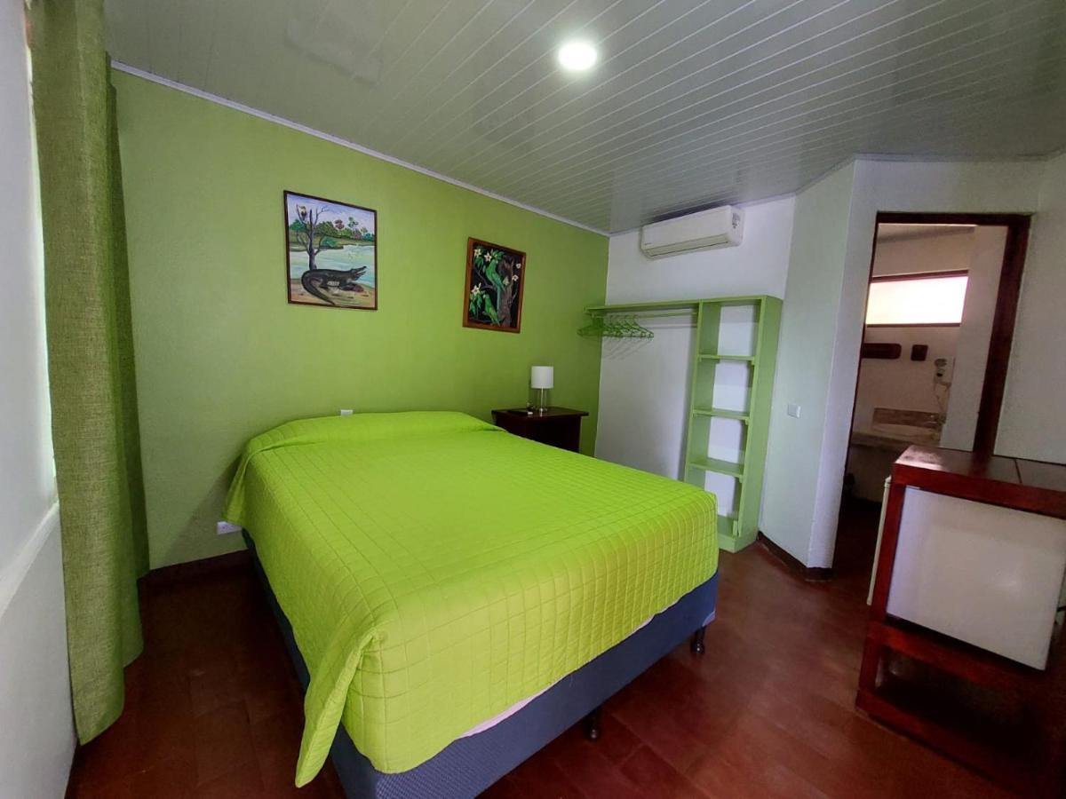 Hotel Pez Gallo Golfito Buitenkant foto