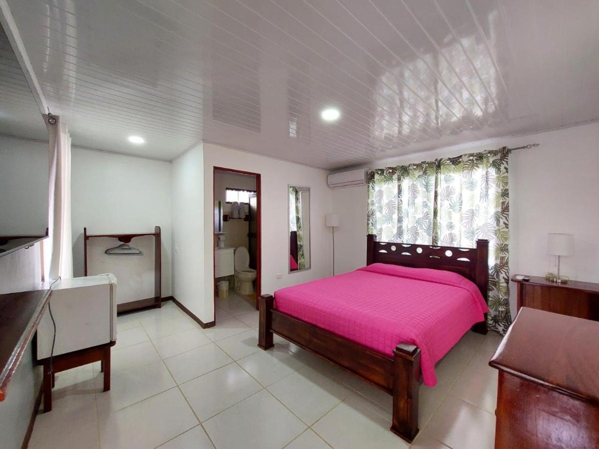 Hotel Pez Gallo Golfito Buitenkant foto