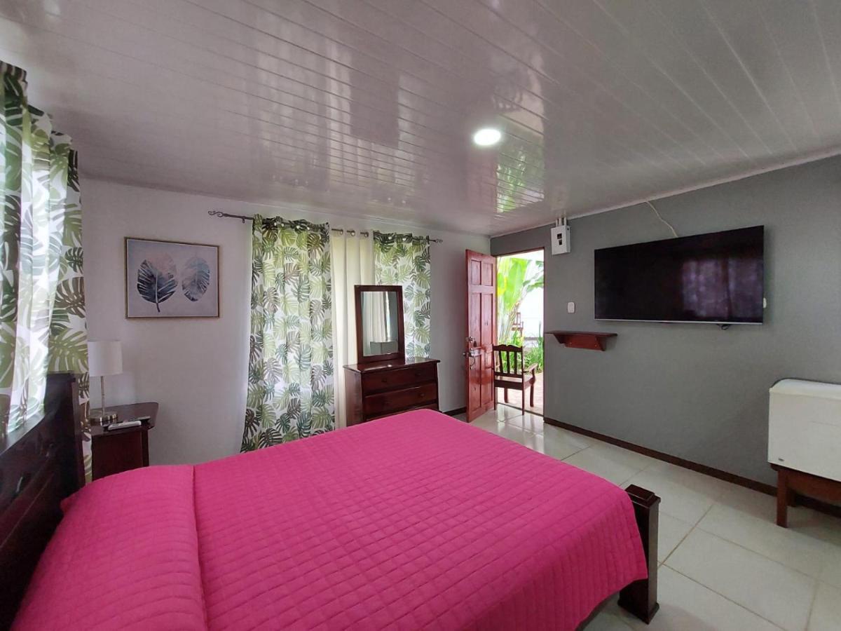 Hotel Pez Gallo Golfito Buitenkant foto