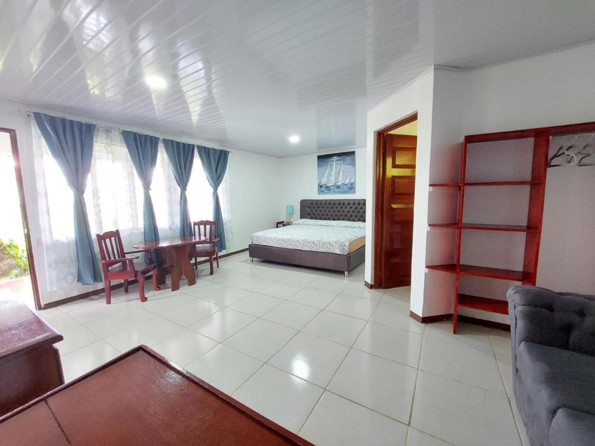 Hotel Pez Gallo Golfito Buitenkant foto