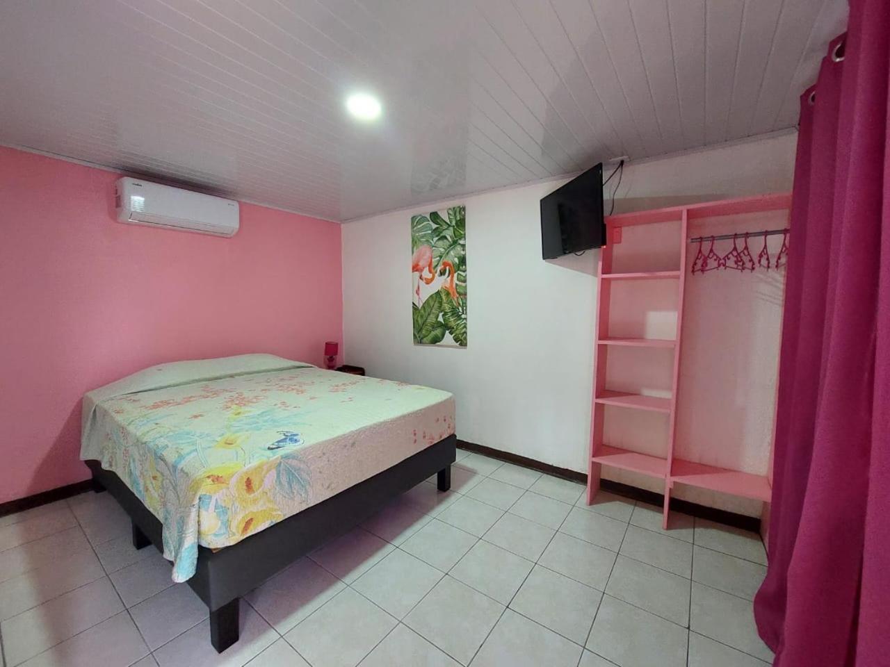 Hotel Pez Gallo Golfito Buitenkant foto